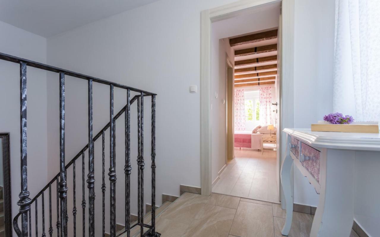 Villa Mulberry Milohnici Ngoại thất bức ảnh